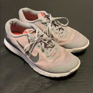 Women’s Nike sneakers